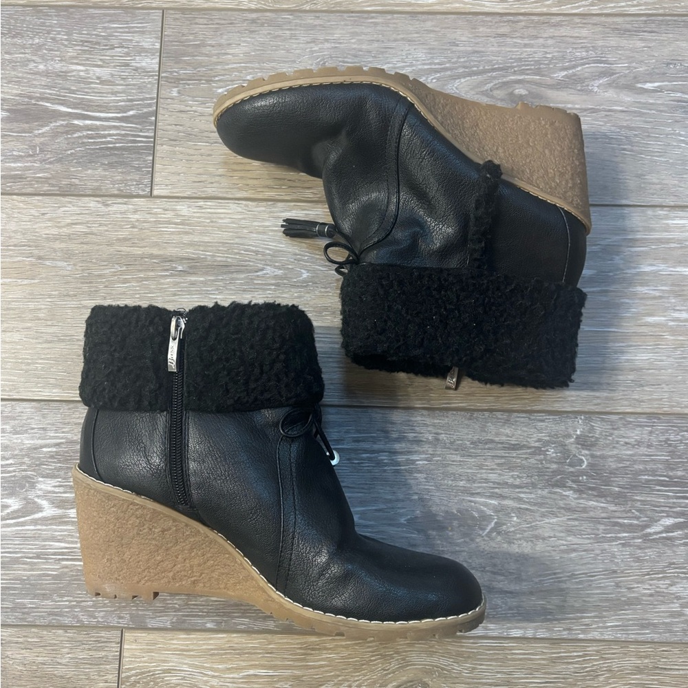 GH Bass & Co Carol Booties Shoes Sz 9.5M Black Fleece Wedge Zip Up Cabincore